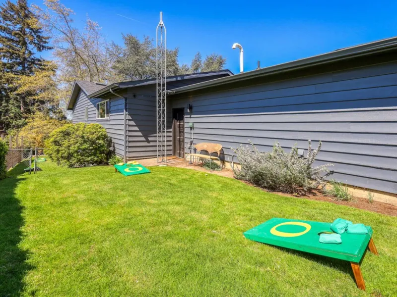 Zen Haus: Spa Home with 3 Kings near UO - Photo 27