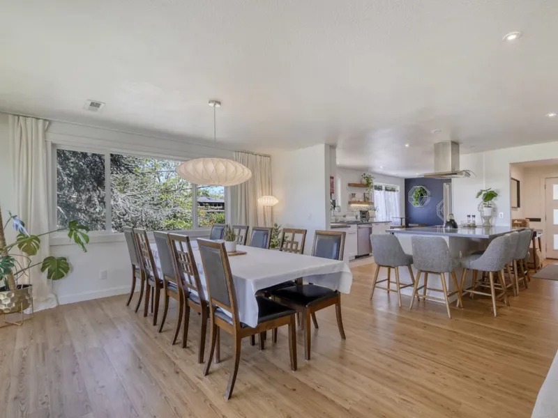 Zen Haus: Spa Home with 3 Kings near UO - Photo 2