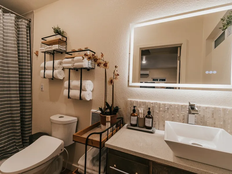 Designer Japandi Tiny Haus near UO|Zen Garden & Spa - Photo 29